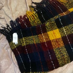 💰5/$10 Time and Tru Plaid Fringe Scarf